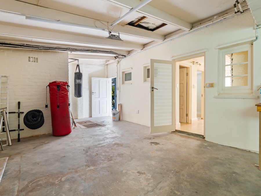 5 Bedroom Property for Sale in Leisure Isle Western Cape
